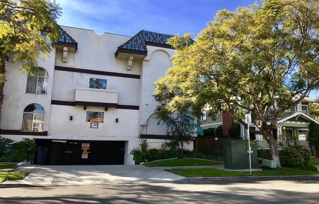 3132 3rd Ave