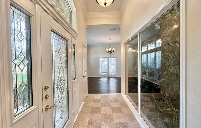 Stunning Home in the Heart of Tyler! 3bd 2.5 bath!