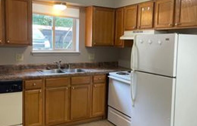 Studio, 1 bath, 750 sqft, $725