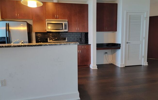 1 bed, 1 bath, $1,995