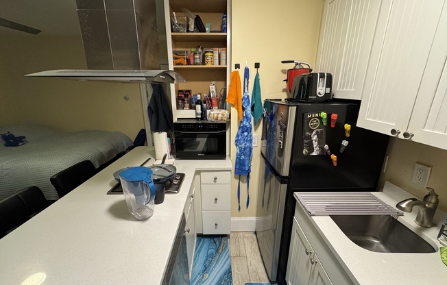 Studio, 1 bath, $2,550, Unit 3