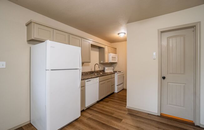 2 beds, 1 bath, $775, Unit 2120 N.13th Street