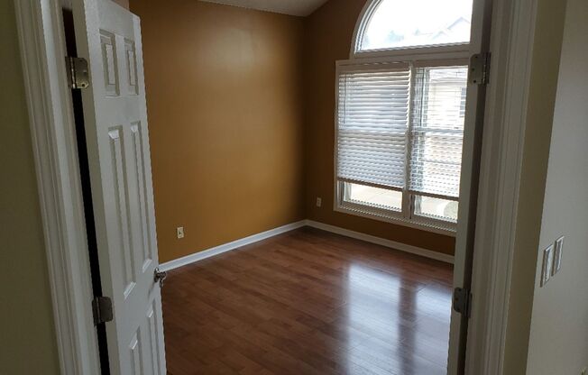 2 beds, 1 bath, $1,975