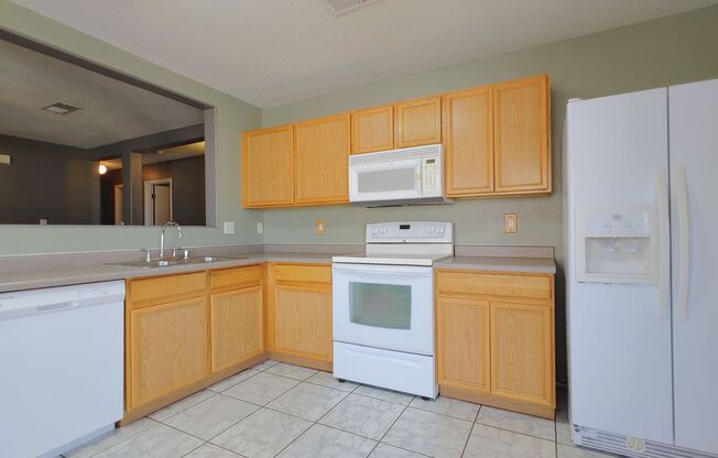 Cozy 3 Bedroom 2 Bathroom Home In The NW!