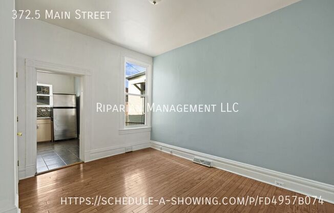 372 5 MAIN ST