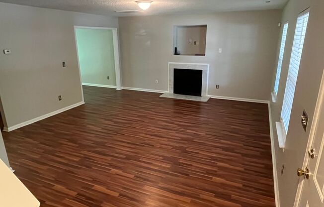 Great 3 Bed, 2.5 Bath house in University Area