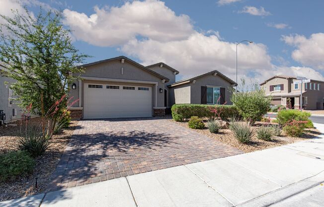 Newer single story close to the 215 in North Las Vegas