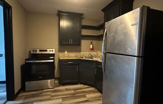 2 beds, 1 bath, $1,200, Unit UNIT 3