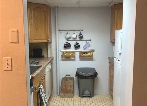 2 beds, 1 bath, 865 sqft, $3,750, Unit 401