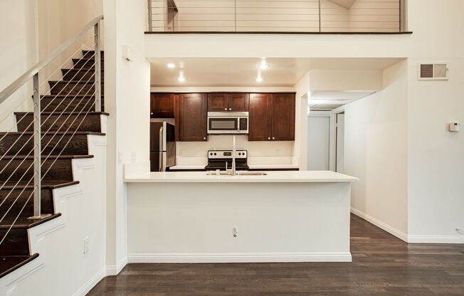 West Knoll Plaza Apartments