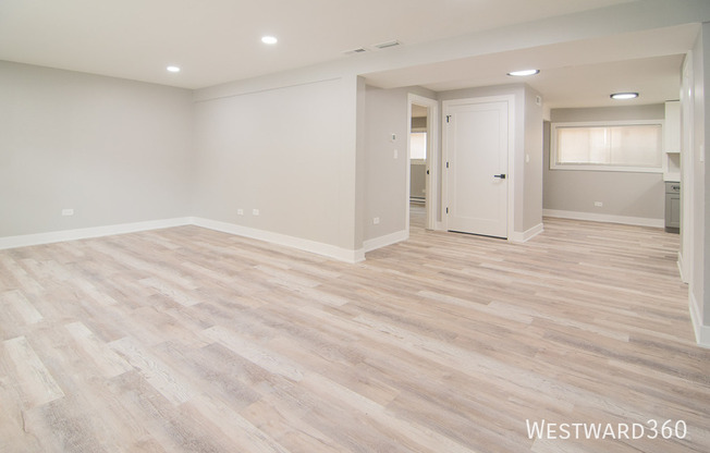 6141 N HERMITAGE AVE