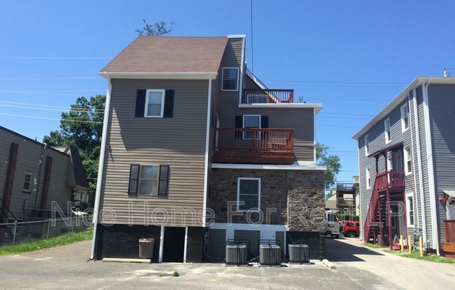 108 W EVESHAM RD