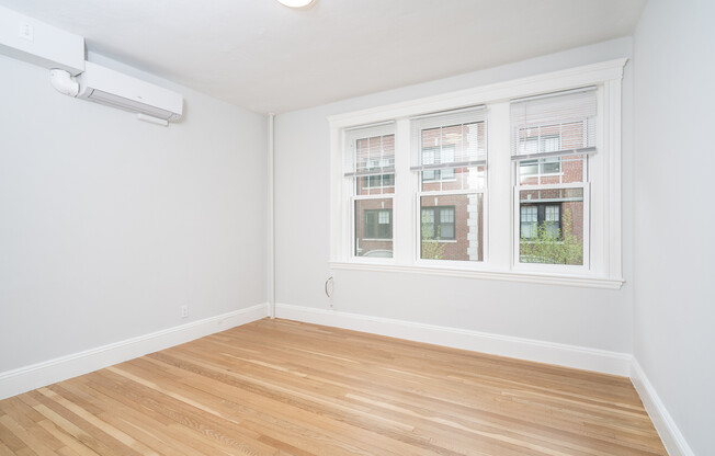 18 Forest St