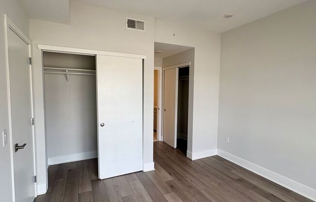 2 beds, 1 bath, 827 sqft, $1,595, Unit 303