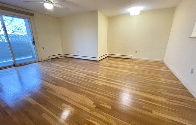 1 bed, 1 bath, 575 sqft, $2,000, Unit 19