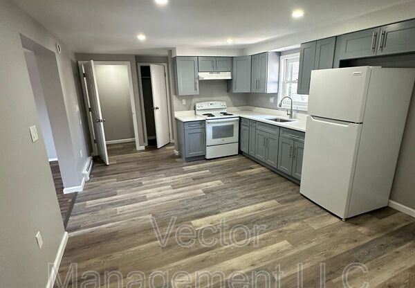 16 EDGAR ST