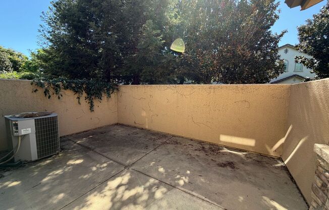 3 beds, 2.5 baths, $2,595, Unit #3014