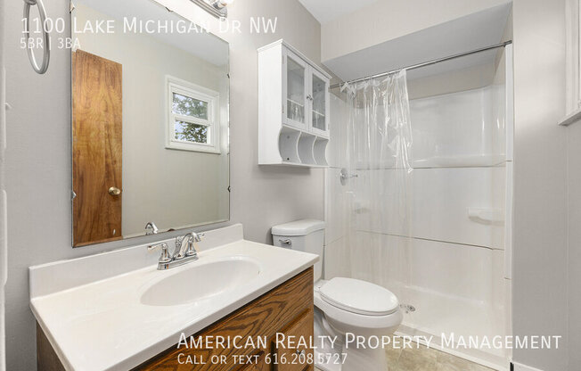 1100 LK MICHIGAN DR NW