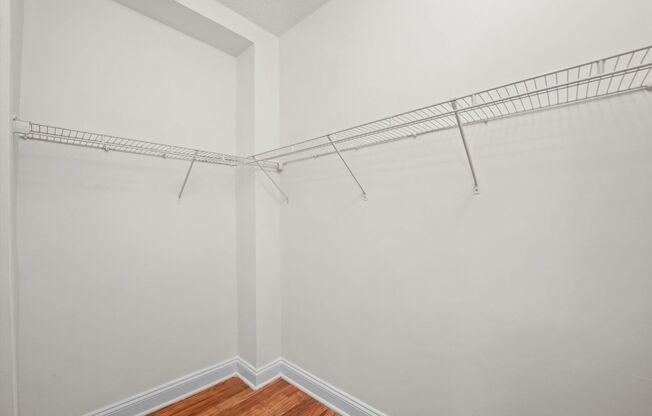 Studio, 1 bath, 381 sqft, $1,095, Unit 206