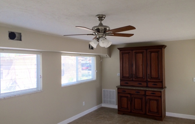 Pine Hills Area - UPGRADED 3/1 Available December 1st!