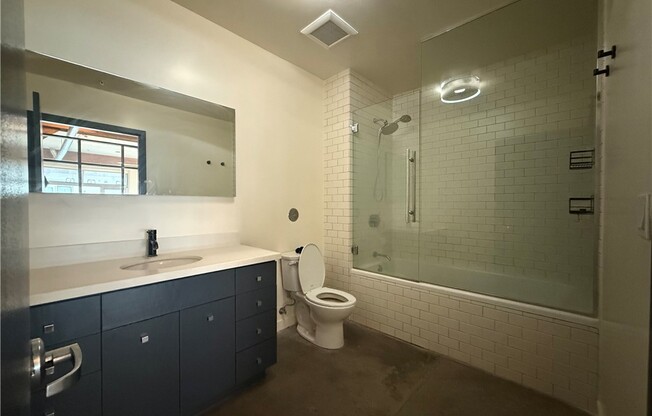 1 bed, 1 bath, 910 sqft, $3,350, Unit 117