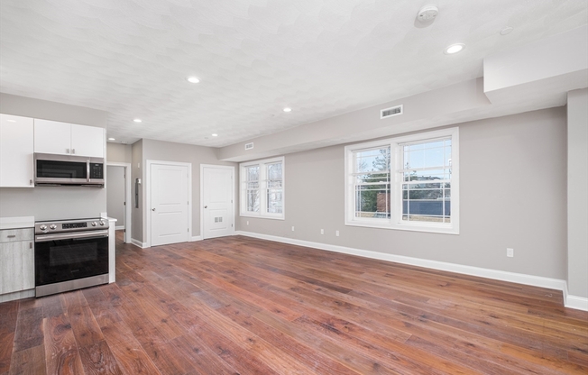 121 ADDISON