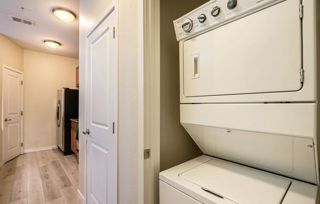 2 beds, 1.5 baths, $1,795, Unit Unit 619