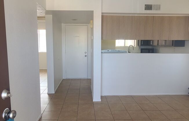 2 beds, 1 bath, 800 sqft, $1,095, Unit 240