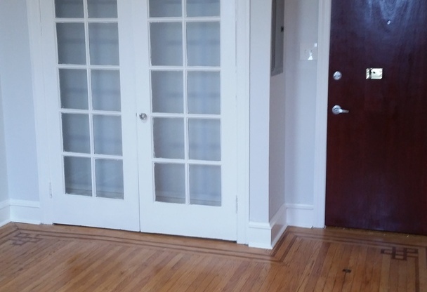 Studio, 1 bath, 290 sqft, $975, Unit 4K