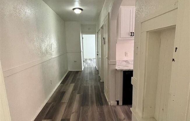 2 beds, 1 bath, 770 sqft, $1,050, Unit W Florissant Ave- 6037