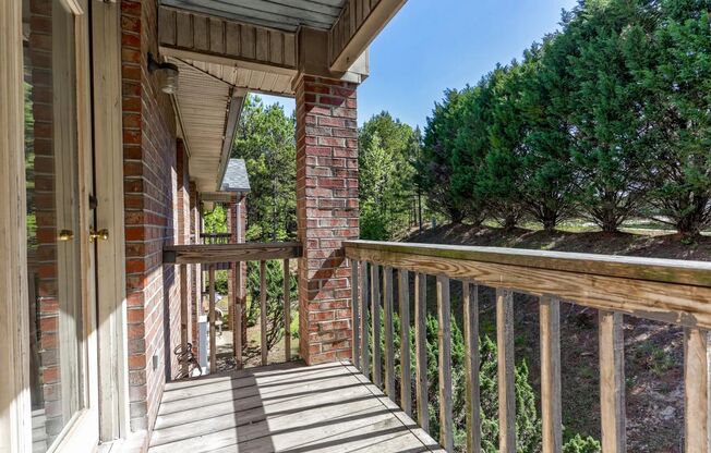 2 beds, 1 bath, 940 sqft, $1,325, Unit E7