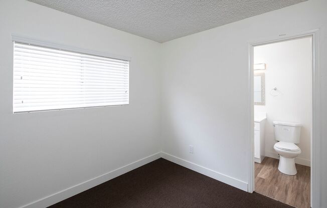1 bed, 1 bath, $1,695, Unit 626-12