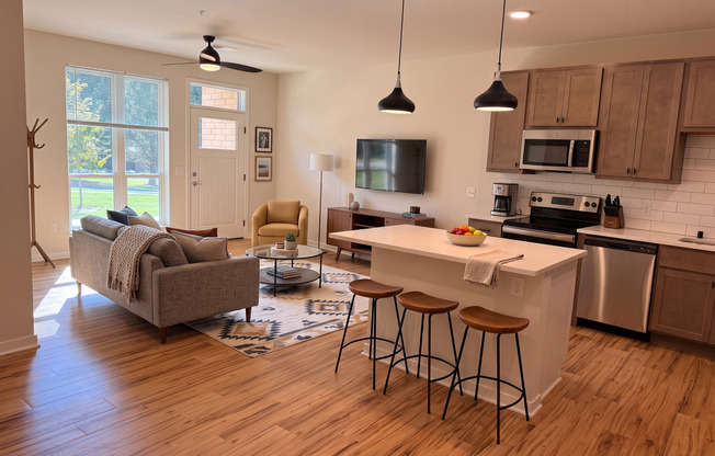 1 bed, 1 bath, 821 sqft, $1,685, Unit 10009-105