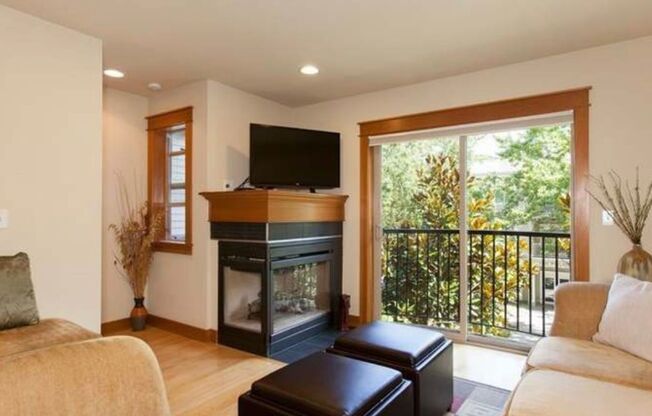 3 beds, 3.5 baths, $4,495