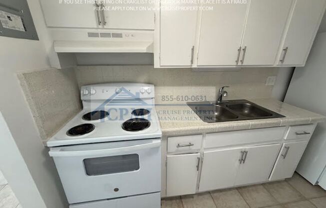 Harbor Beach - $995 1st mo special AND  $995 sec dep w app crd RENOV W IN UNIT WASHER DRYERS walk 1/2 blk to beach