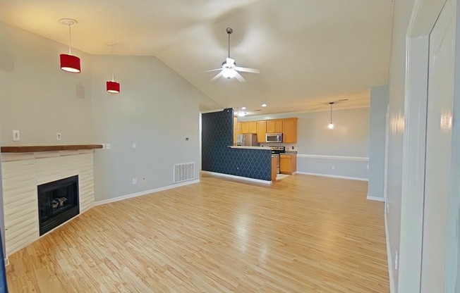 1324 Kershaw Loop 208