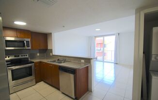 Modern 1-Bedroom 1-Bathroom with a den, centrally located in Miami
