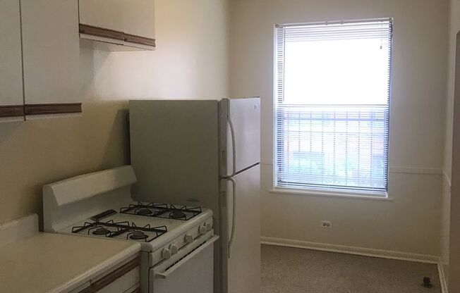 Studio, 1 bath, 550 sqft, $1,150, Unit 7722-2B