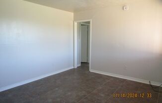 4 beds, 1 bath, $995