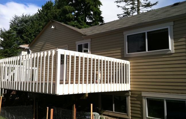 3 beds, 1 bath, 1,500 sqft, $2,895, Unit Upper