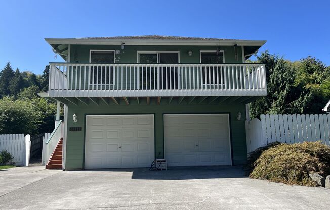 Beautiful Hansville Home