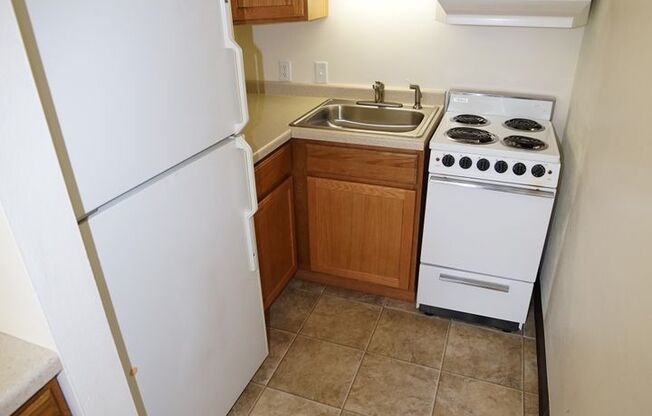 1 bed, 1 bath, $1,100, Unit BG