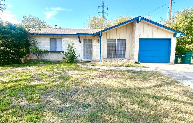 AVAILABLE NOW! 3 Bedroom / 1.5 Bath Home In Live Oak, TX!