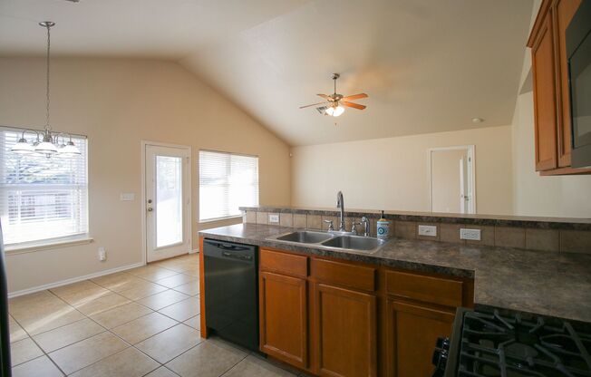 3 beds, 2 baths, $1,595