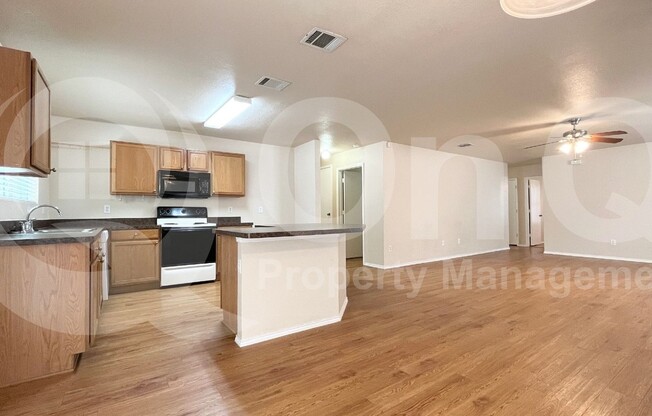 8644 BOSWELL MDWS DR