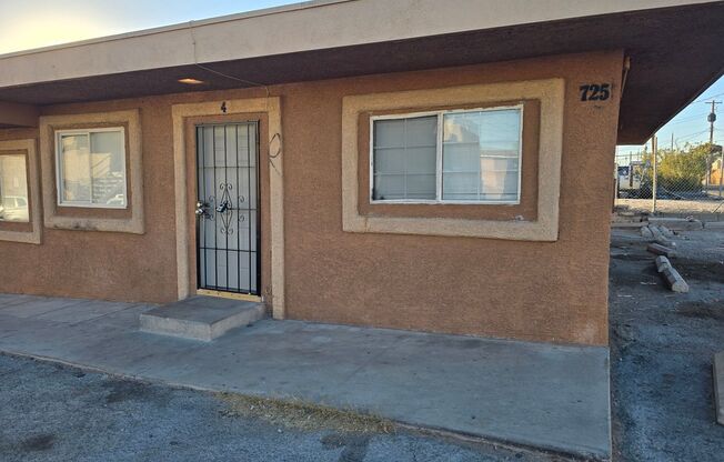 2 beds, 1 bath, 750 sqft, $1,095, Unit UNIT 4
