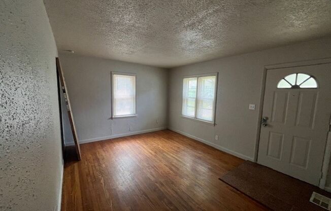 2 beds, 1 bath, $1,050