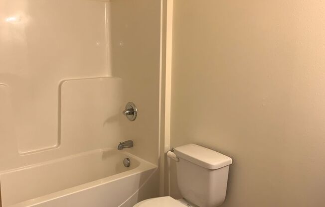 Studio, 1 bath, 468 sqft, $1,300, Unit 655-202