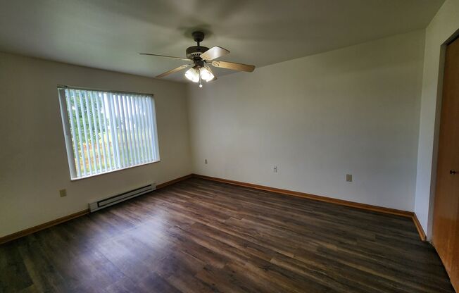 2 beds, 1 bath, $1,500