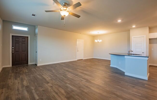 AVAILABLE NOW! GORGEOUS 4 BEDROOM DUPLEX LOCATED IN MIDLOTHIAN ISD!